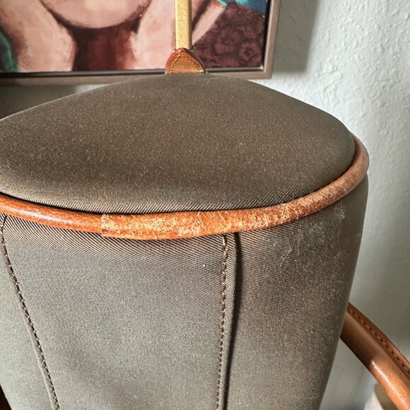 Burberry Hand Bag Nylon Khaki - EUC - Picture 4 of 8